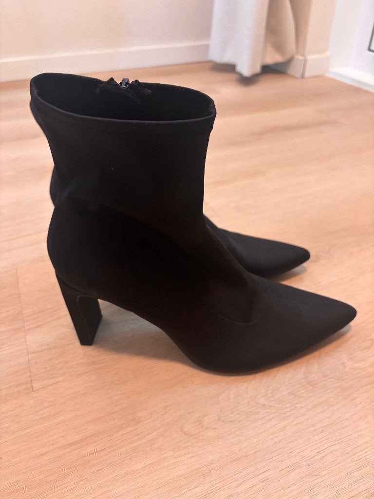 Pull&Bear Sock Ankle Boots 39e, Kleding | Dames, Schoenen, Ophalen of Verzenden, Zo goed als nieuw, Zwart