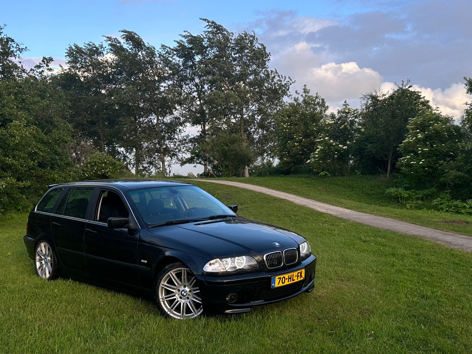 BMW 3-Serie M54B30 325i Touring 2001 Zwart, Auto's, Achterwielaandrijving, 1435 kg, Zwart, Stationwagon