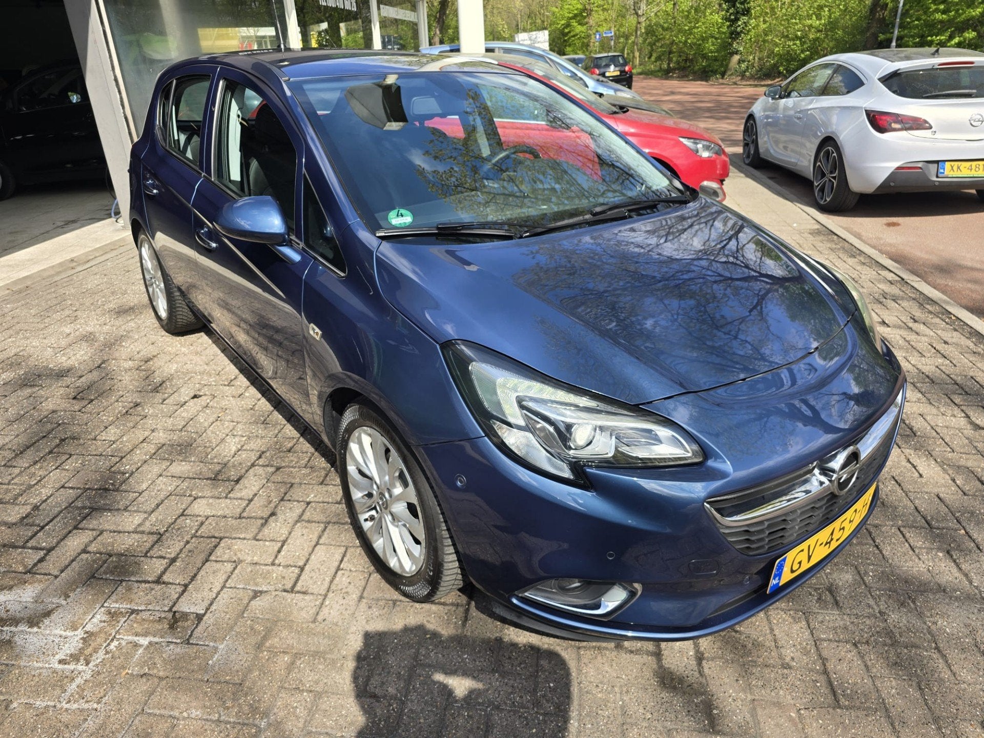 Opel Corsa 1.4 Cosmo | AUTOMAAT | 12MND GARANTIE | CAMERA |, Dealer onderhouden, 1063 kg, Gebruikt, 4 cilinders