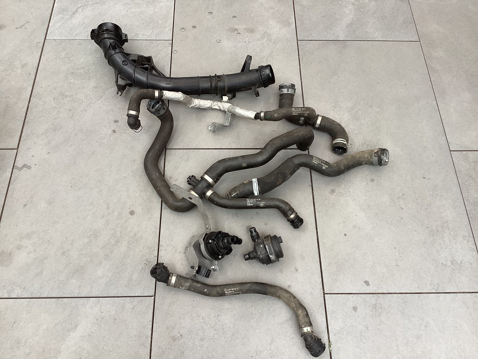 A,CLA M260 waterpomp airco en koelerslangen A250 A220 A35, Ophalen of Verzenden, Gebruikt, Mercedes-Benz
