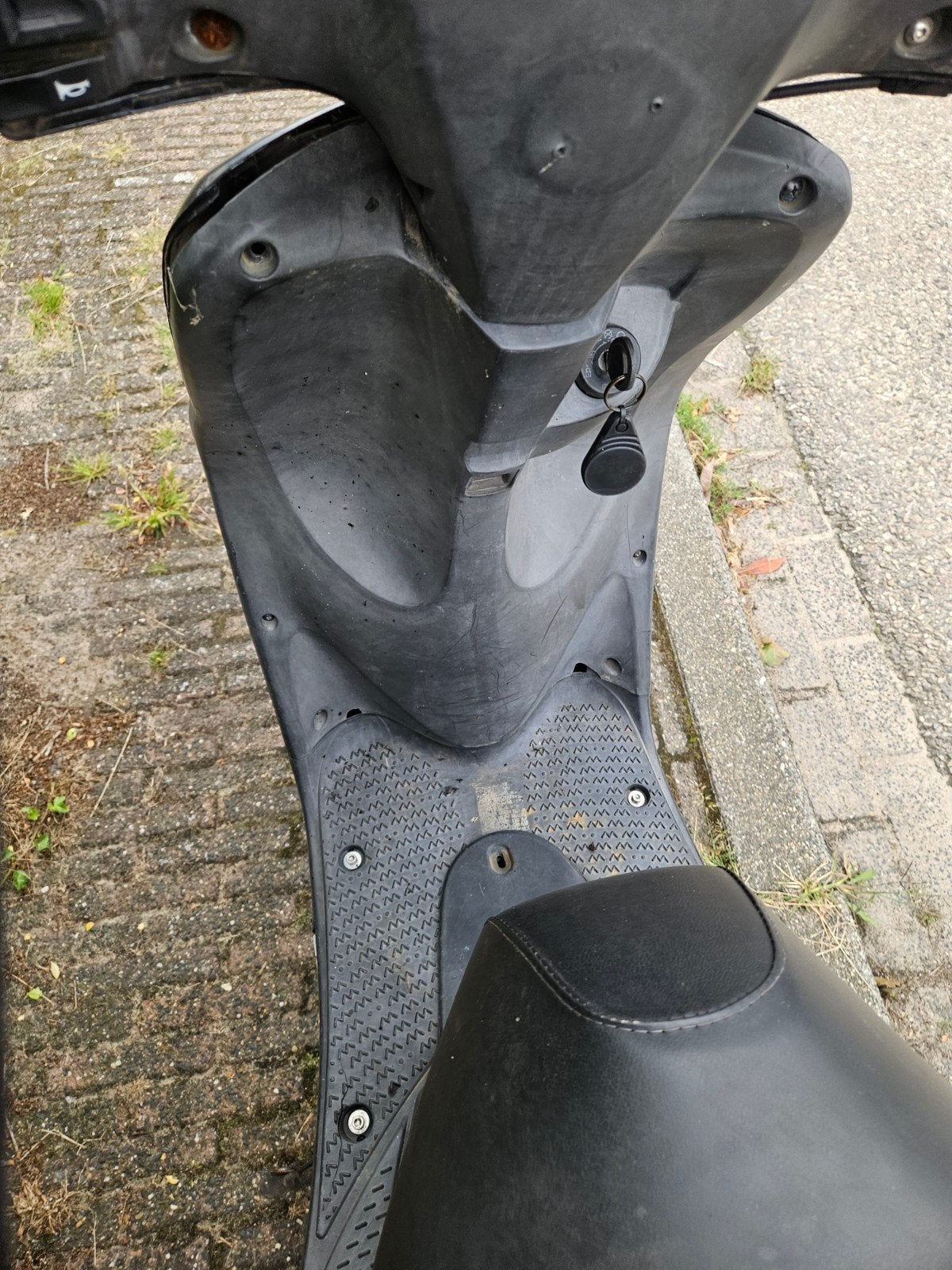 Yamaha Neos 2-takt opknapper Aerox 2t 45km kenteken neo's, Fietsen en Brommers, Ophalen, Tweetakt, Gebruikt, Maximaal 45 km/u
