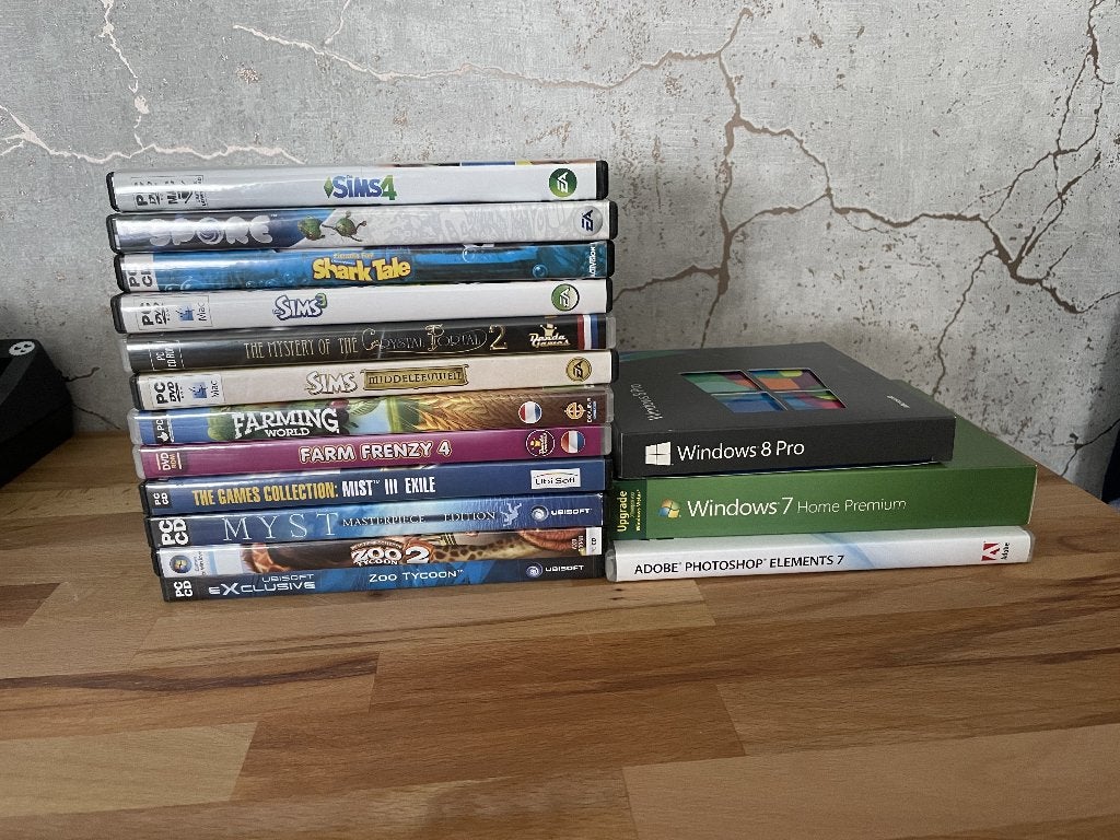 PC Games en Software Bundel: Sims, Windows, Adobe, Ophalen, Gebruikt, 1 speler, Vanaf 7 jaar