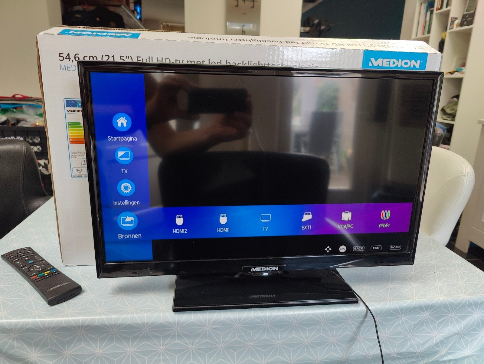 Medion 21,5" LED TV ideaal voor camper/caravan/slaapkame, Audio, Tv en Foto, Televisies, LED, 50 Hz, Zo goed als nieuw, 40 tot 60 cm