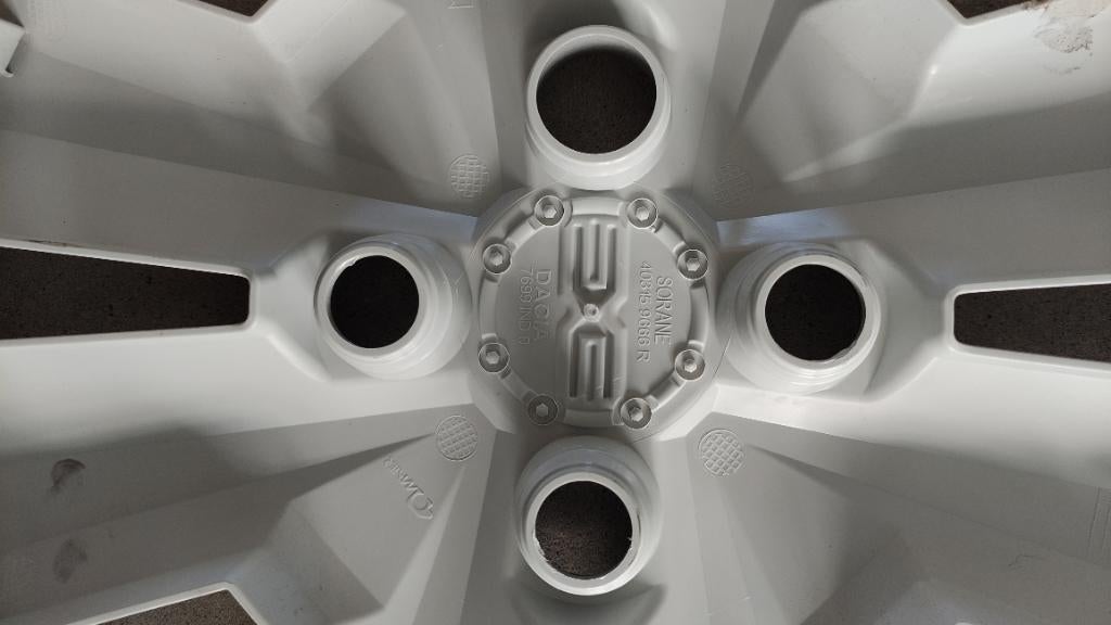 Wieldoppen Dacia 15 inch, Auto diversen, Ophalen, Zo goed als nieuw
