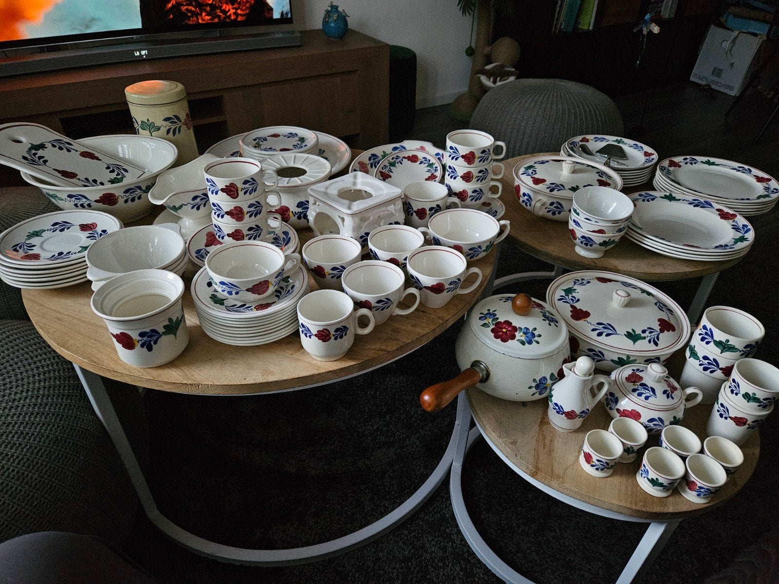 Boerenbont servies en klok - Bloemenmotief, Ophalen