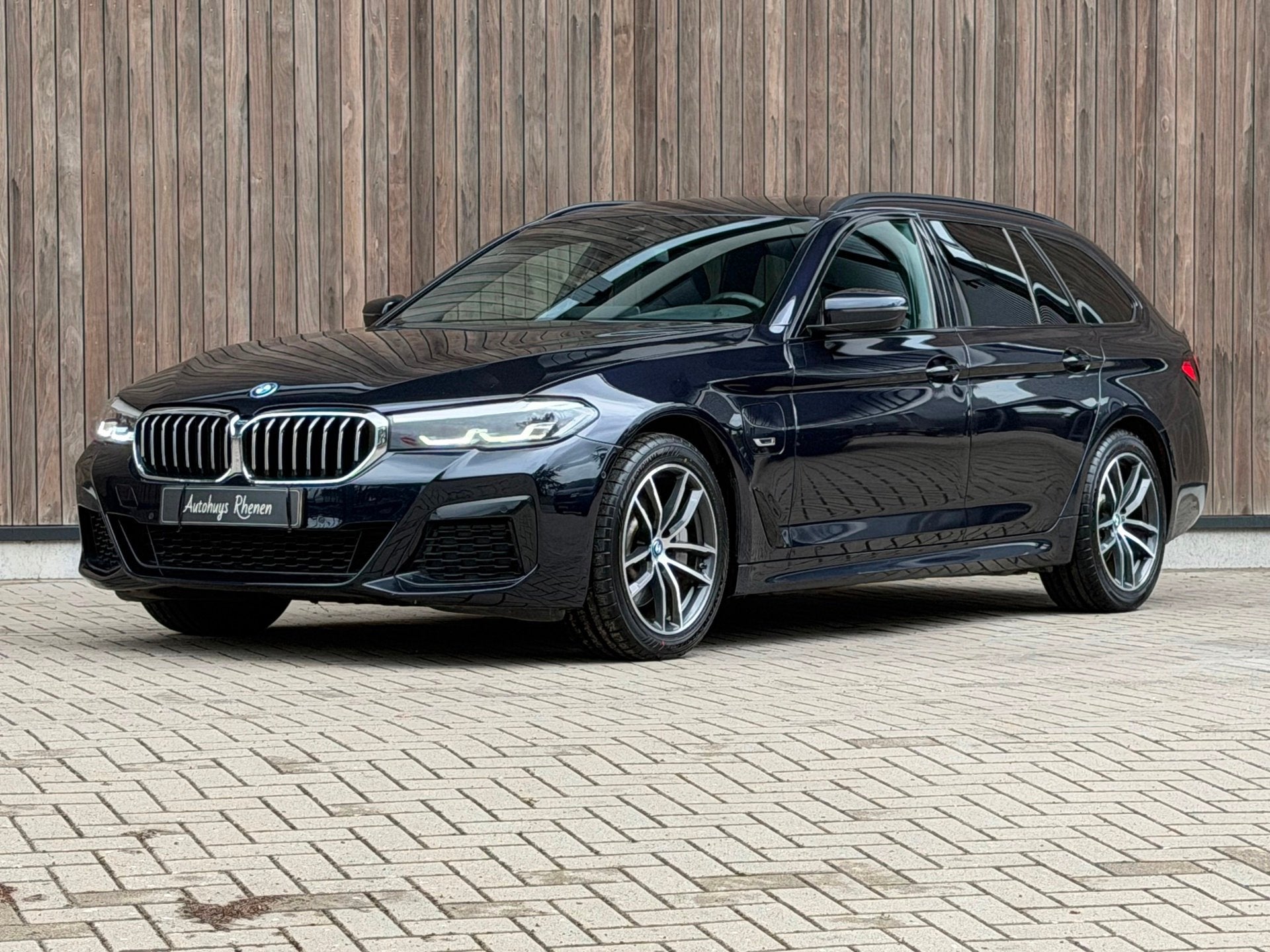 BMW 5-serie Touring 530e xDrive Business /M-Sport / Trekhaak, Auto's, BMW, 1998 cc, 1935 kg, 4 cilinders, 2000 kg