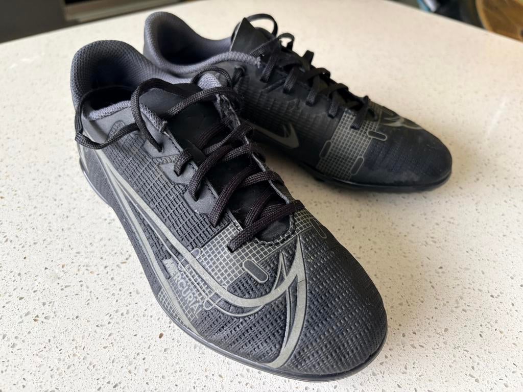 Nike voetbalschoenen mercurial  vapor maat 36, Sport en Fitness, Voetbal, Maat XS of kleiner, Schoenen, Ophalen of Verzenden, Zo goed als nieuw