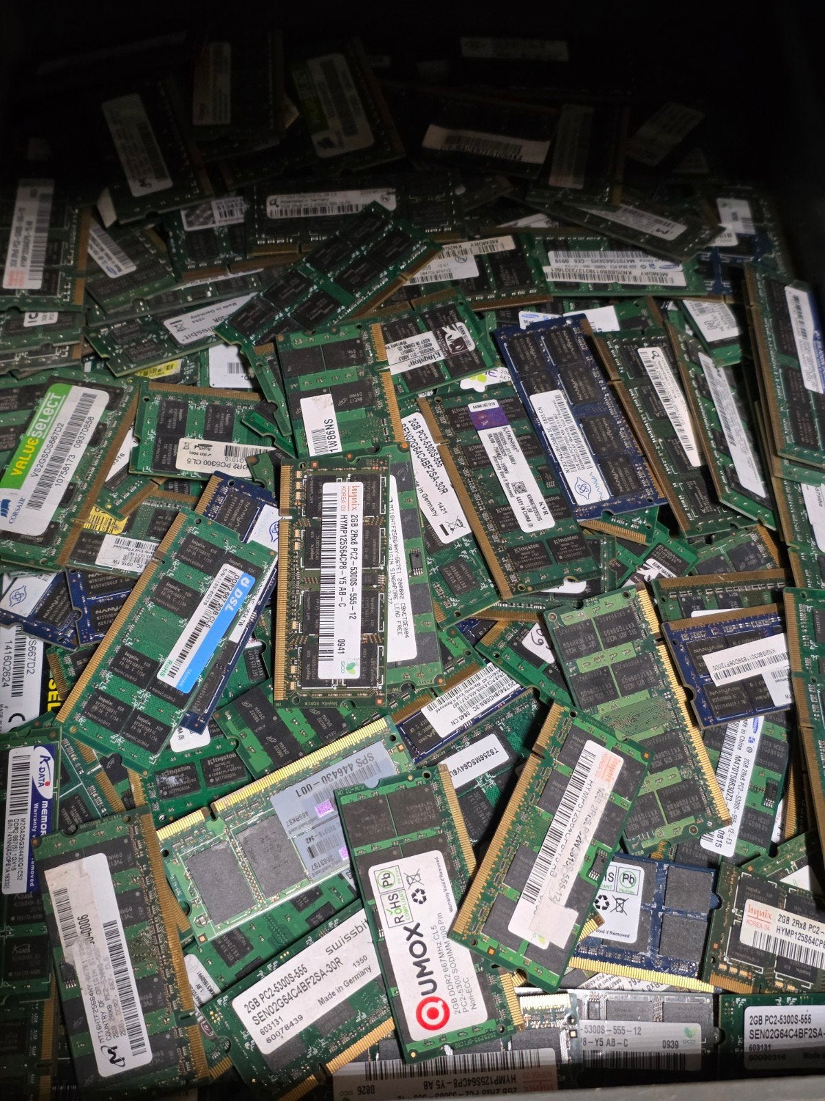 Verschillende merken 2gb 5300s pc2 ddr2 laptop ram geheugen, Gebruikt, Ophalen of Verzenden, DDR2, 2 GB