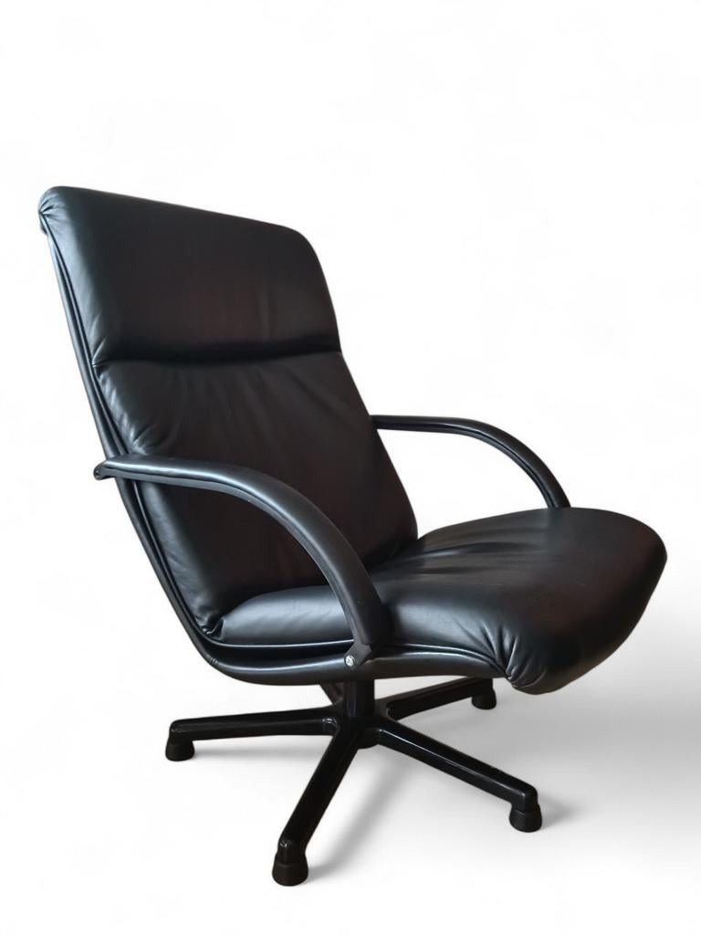 Artifort F140 Geoffrey Harcourt, Huis en Inrichting, Fauteuils, Ophalen, 75 tot 100 cm, Zo goed als nieuw, Metaal