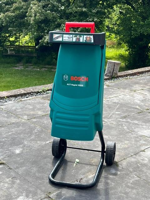 Versnipperaar Bosch AXT RAPID  2000, Tuin en Terras, Hand-tuingereedschap, Gebruikt, Overige soorten, Ophalen