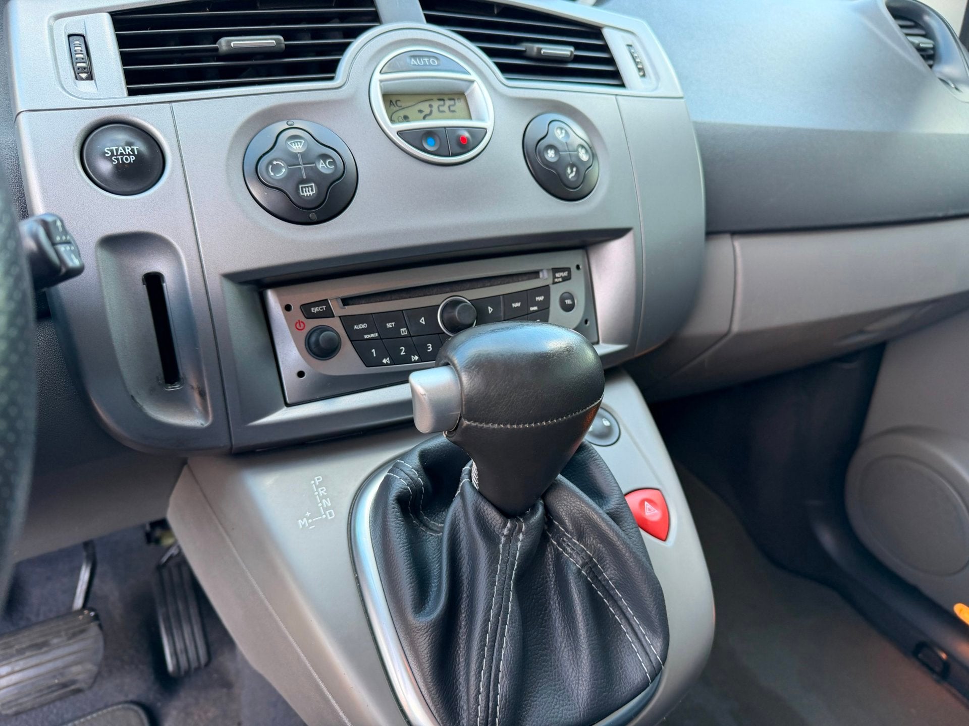 Renault Scénic 1.6-16V Tech Line AUT|Clima|Cruise|NAVIGATIE, Auto's, 1345 kg, Stof, Gebruikt, 4 cilinders