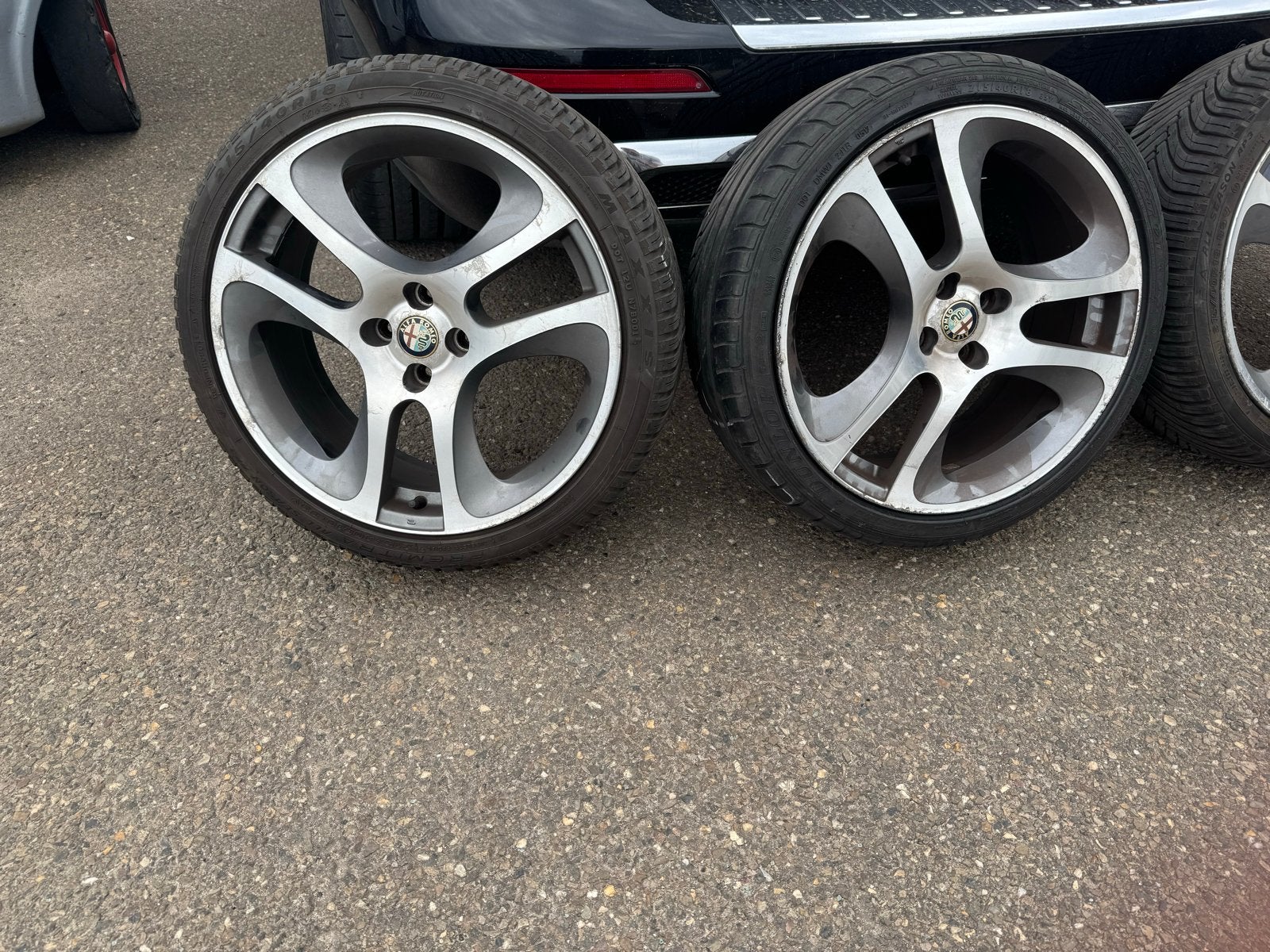 Alfa Romeo 18inch velgen met banden, Auto-onderdelen, Banden en Velgen, Ophalen, 18 inch, Banden en Velgen, All Season