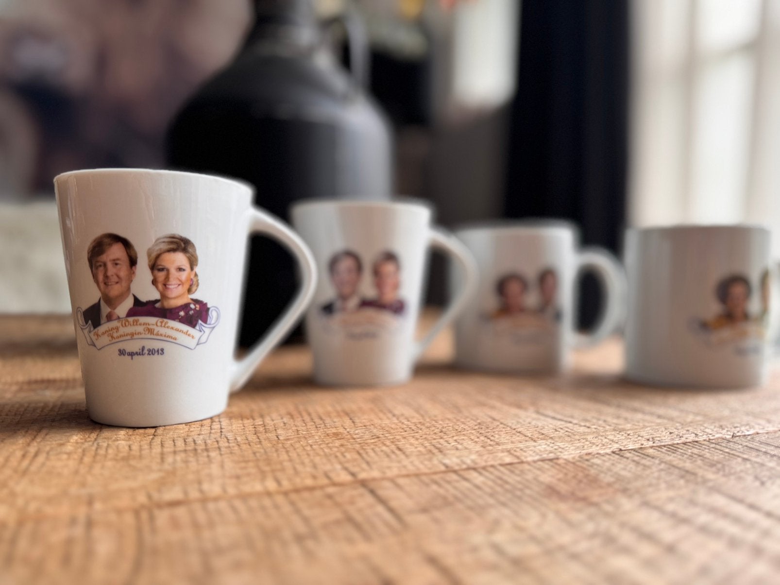 Mokken troonswisseling, Ophalen of Verzenden, Zo goed als nieuw, Servies