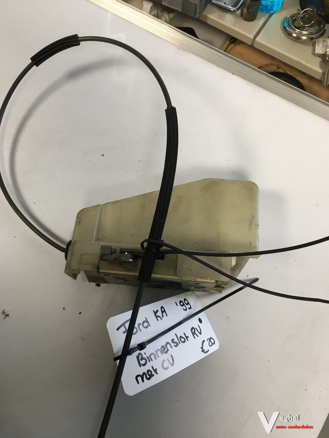 Ford Ka 1999 Binnenslot rechtsvoor, Gebruikt, -, -, Ophalen of Verzenden