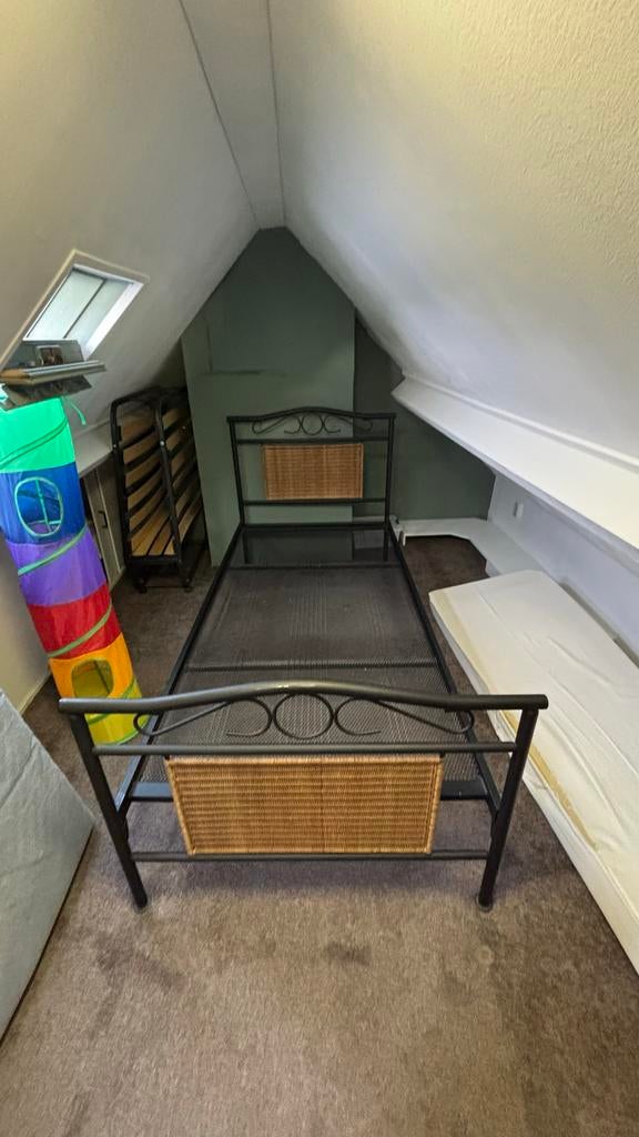Metalen bedframe, Huis en Inrichting, Slaapkamer | Bedden, Ophalen, Gebruikt, Zwart, Tweepersoons