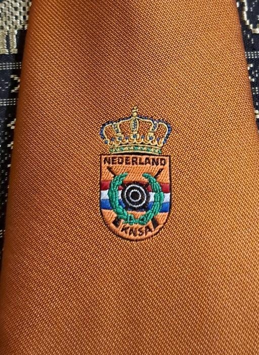 KNSA Koninklijke Nederlandse Schietsport Associatie stropdas, Ophalen of Verzenden, Nieuw, Gebruiksvoorwerp