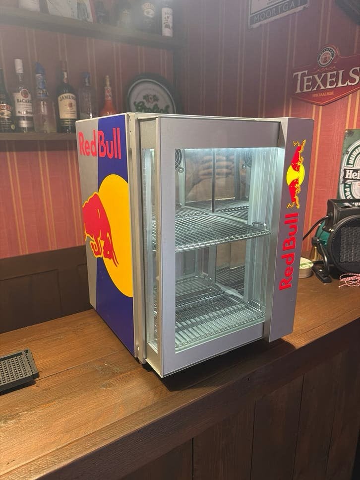 Red Bull Mini Koelkast Tafelmodel met Verlichting, Ophalen, Minder dan 75 liter, Zonder vriesvak, Gebruikt