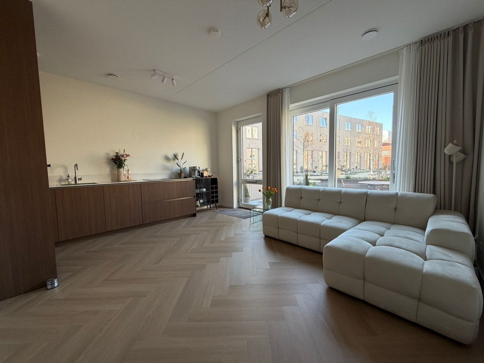 Moderne hoekbank, zo goed als nieuw, Huis en Inrichting, 250 tot 300 cm, 100 tot 125 cm, Hoekbank, Ophalen of Verzenden