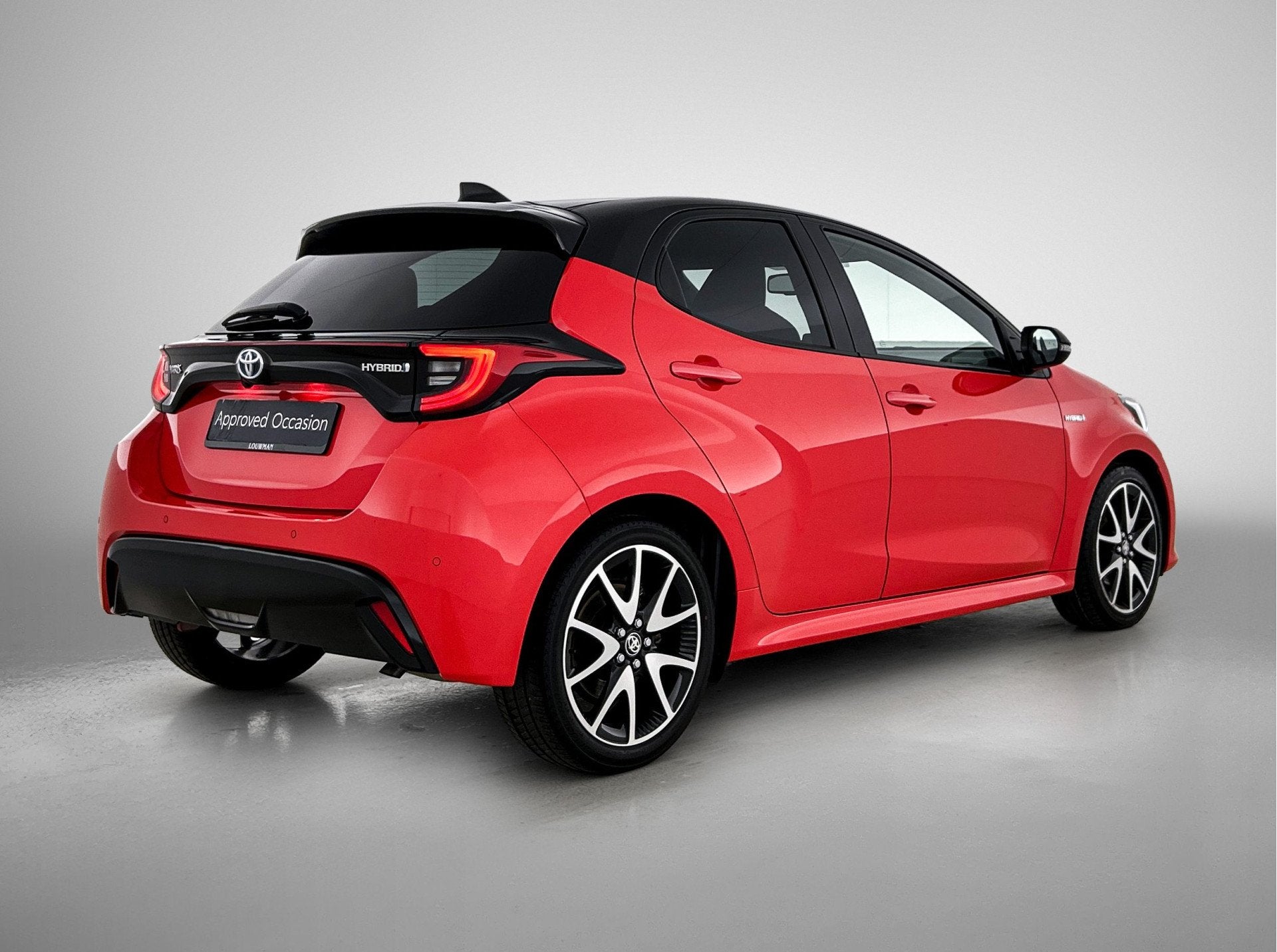 Toyota Yaris 1.5 Hybrid Launch Edition | JBL | Head-Up Displ, 12 maanden, 450 kg, Gebruikt, 23 km/l