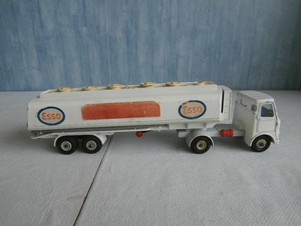 Dinky Toy Tankwagen van ESSO., Ophalen of Verzenden