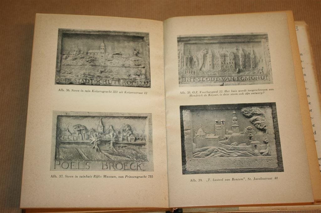 Amsterdamsche gevelsteenen - 1942 - Heemschuterserie, Boeken, Ophalen of Verzenden, Gelezen