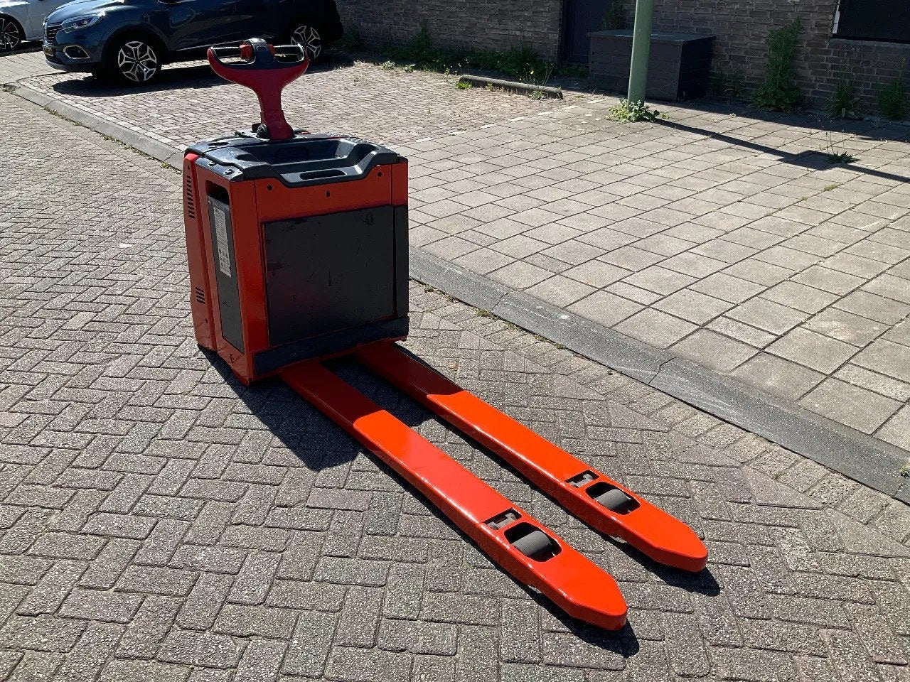Linde T20AP 2000KG LANGE LEPELS PALLETWAGEN / HEFTRUCK, Linde, Marconistraat 2
3133KL  Vlaardingen, NL, Yilmaz Heftrucks, Elektrisch