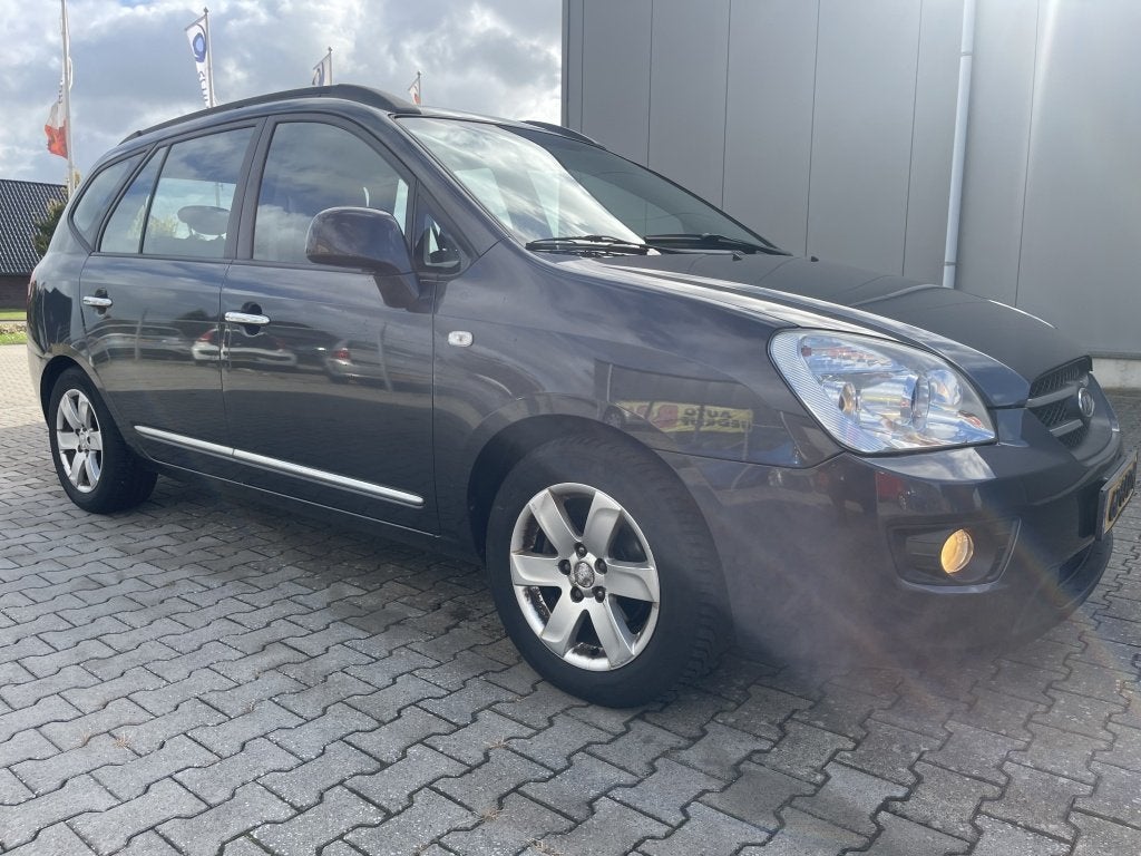 Kia Carens 2.0 CVVT Clima APK: Nieuw bij aflevering, Auto's, Kia, 1998 cc, Gebruikt, 4 cilinders, 700 kg