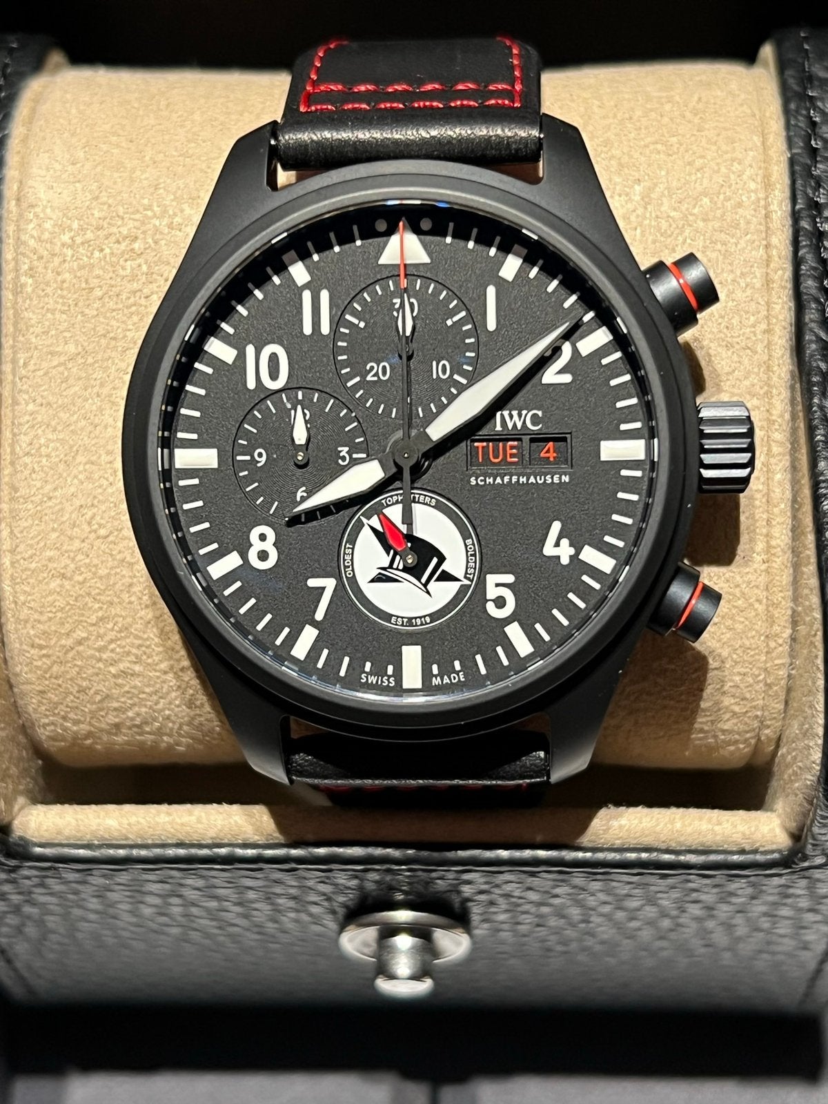IWC Pilot Chronograph  “Tophatters” IW389108 2022 Nieuw, Sieraden, Tassen en Uiterlijk, Overige materialen, Leer, Polshorloge