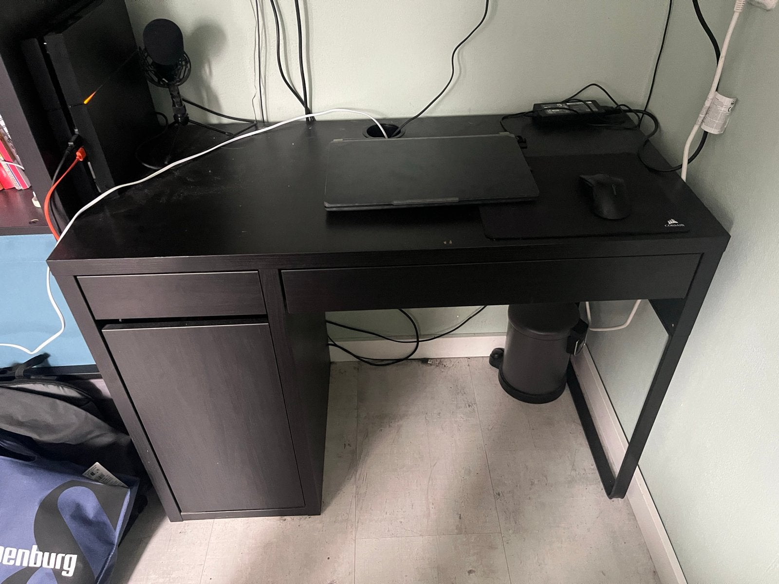 Zwart IKEA bureau met lade en opbergruimte, Ophalen, Zwart, Gebruikt, Met lades
