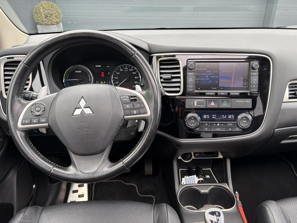 Mitsubishi Outlander 2.0 PHEV Instyle+ 1e Eigenaar,Schuifdak, 1998 cc, Euro 6, 4 cilinders, Zwart