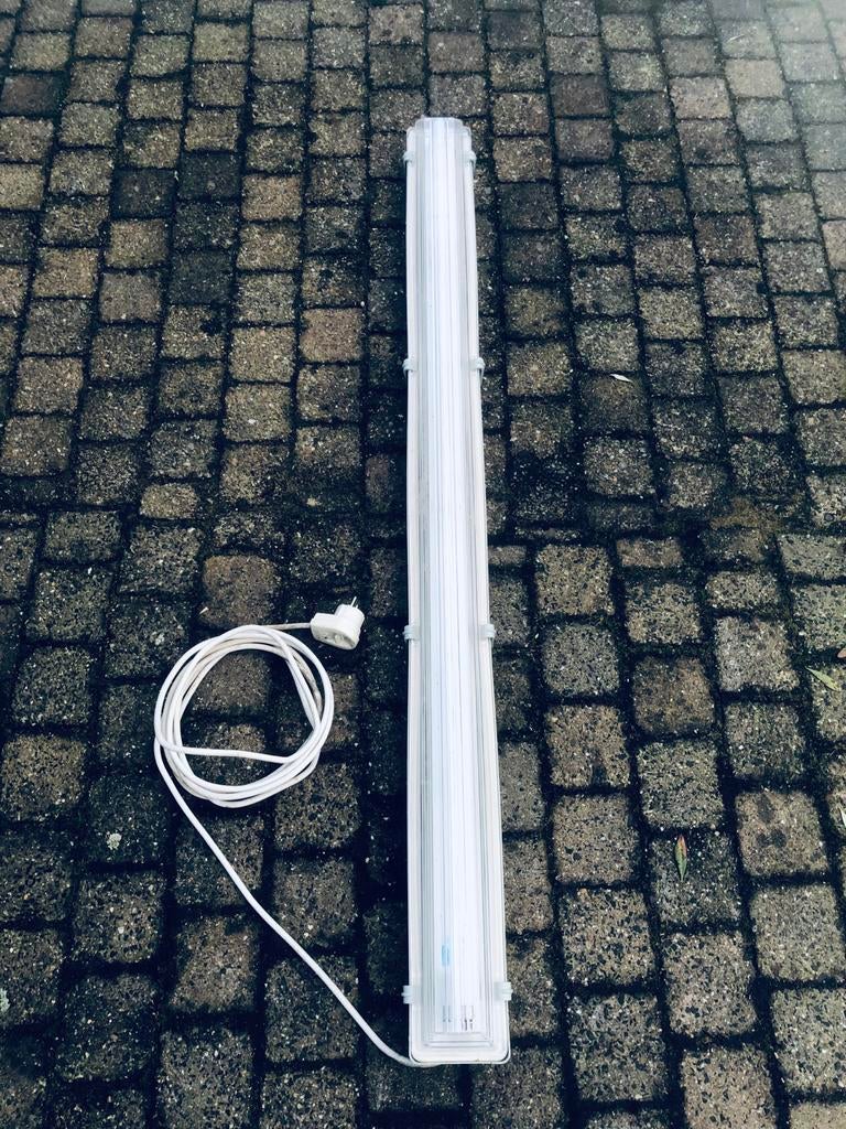 Robuuste Werkplaats Verlichting Ideaal voor Garage/Schuur, Ophalen, Gebruikt