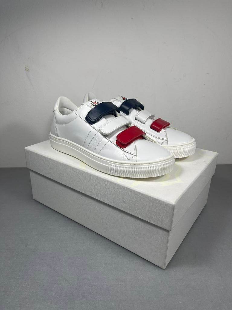 Moncler Petit Mikus 36 EU, Kleding | Dames, Ophalen of Verzenden, Zo goed als nieuw, Zwart, Sneakers of Gympen