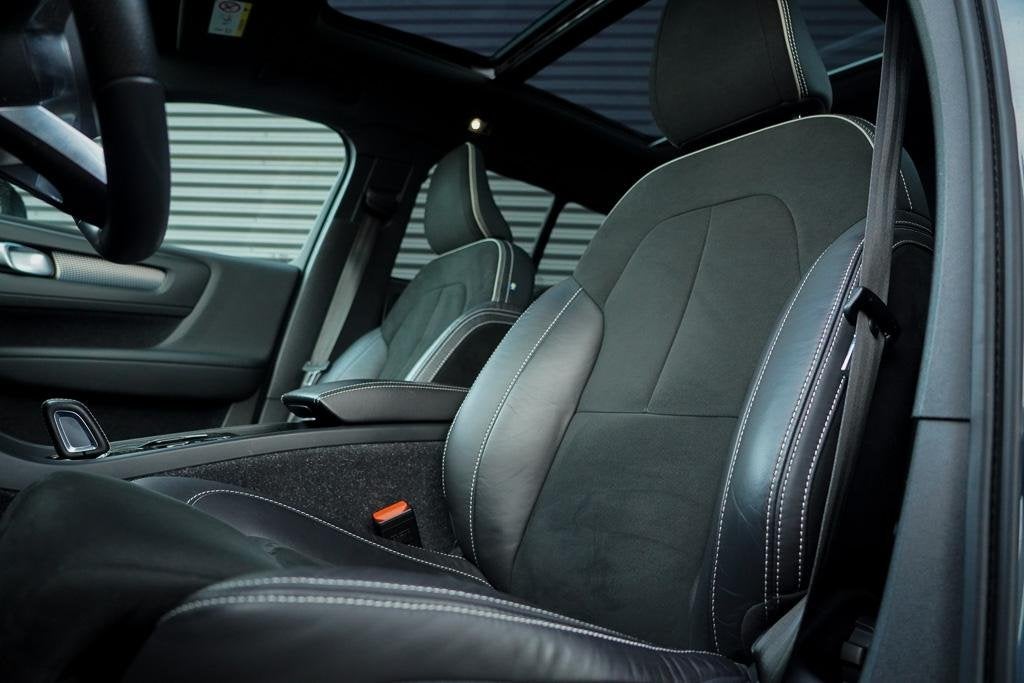 Volvo XC40 1.5 T5 Recharge R-Design / Pano / NL Auto / 1e Ei, Auto's, Volvo, Euro 6, 1712 kg, Hybride Elektrisch/Benzine, 3 cilinders