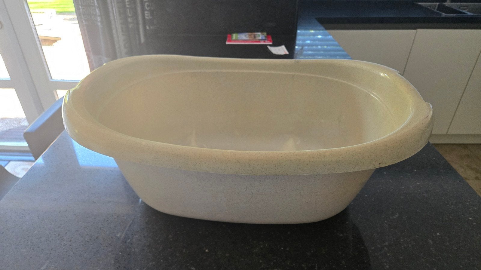 gratis af te halen plastic wasmand, Ophalen, Gebruikt, Beige, Kunststof