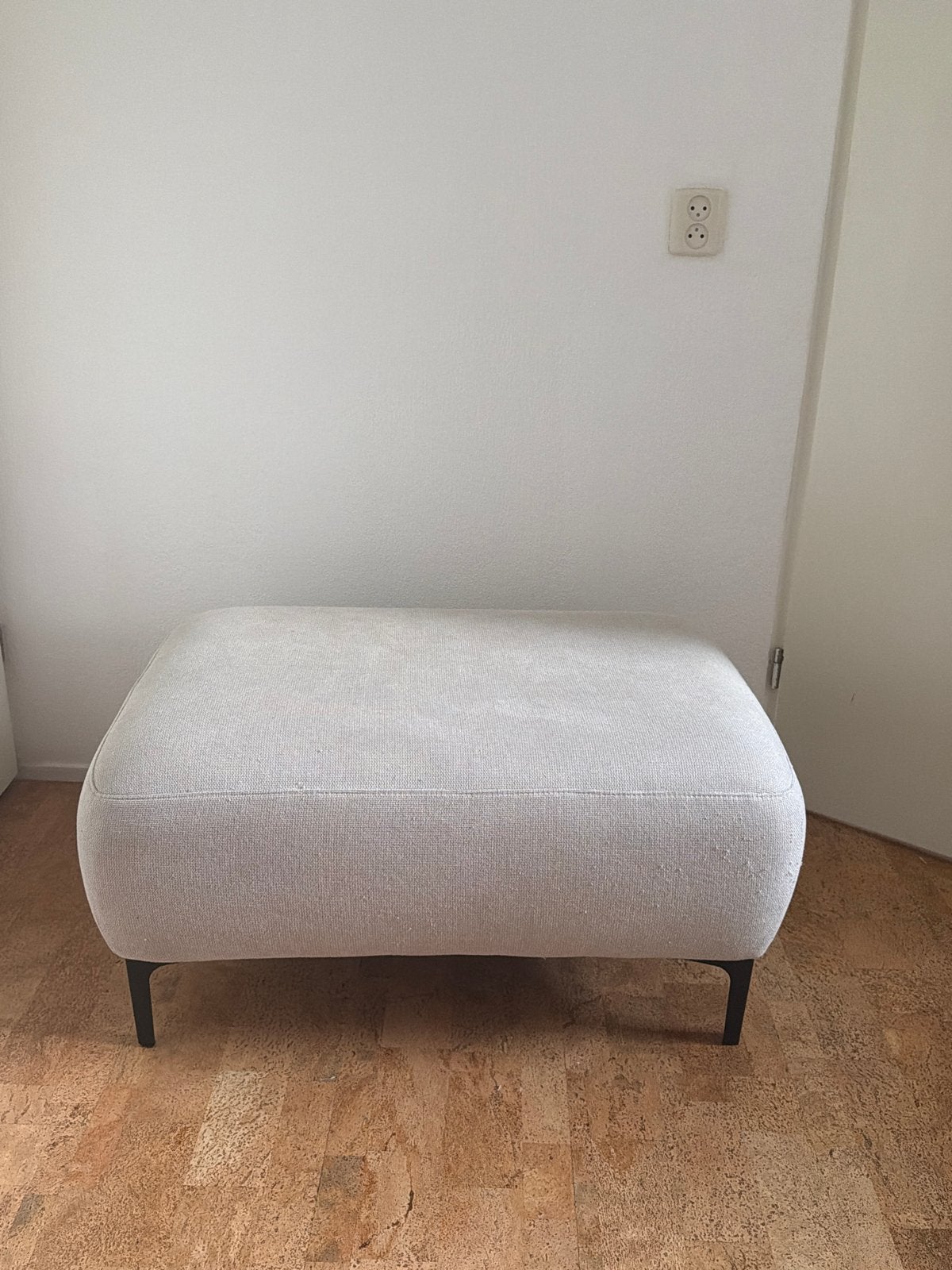 Stijlvolle poef/voetenbank, Zo goed als nieuw, Stof, Rechthoekig, 50 tot 75 cm