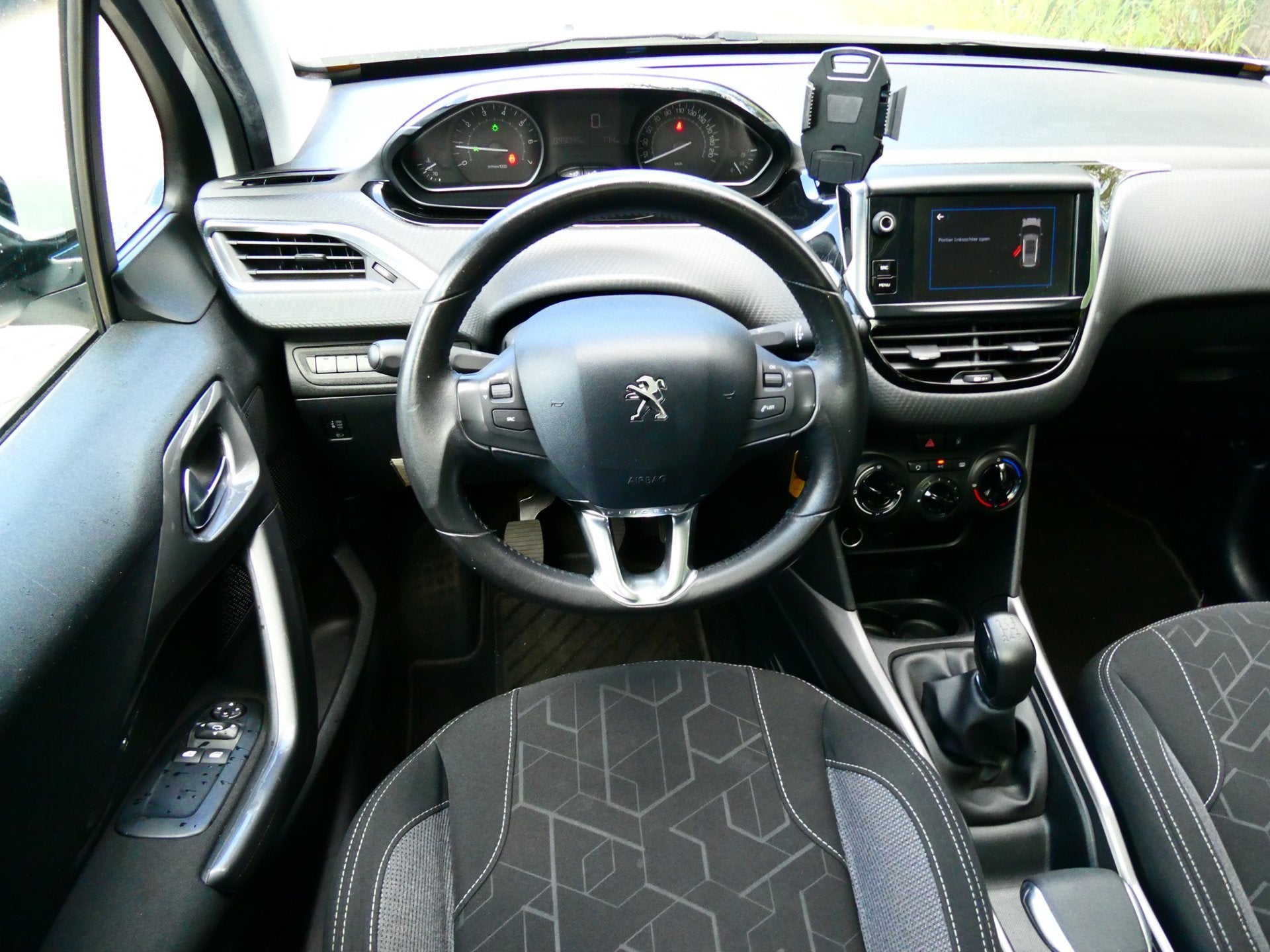 Peugeot 2008 1.2i 110pk 2e eig. 99.000km. Airco Cruise Carpl, Voorwielaandrijving, Stof, Euro 6, Origineel Nederlands