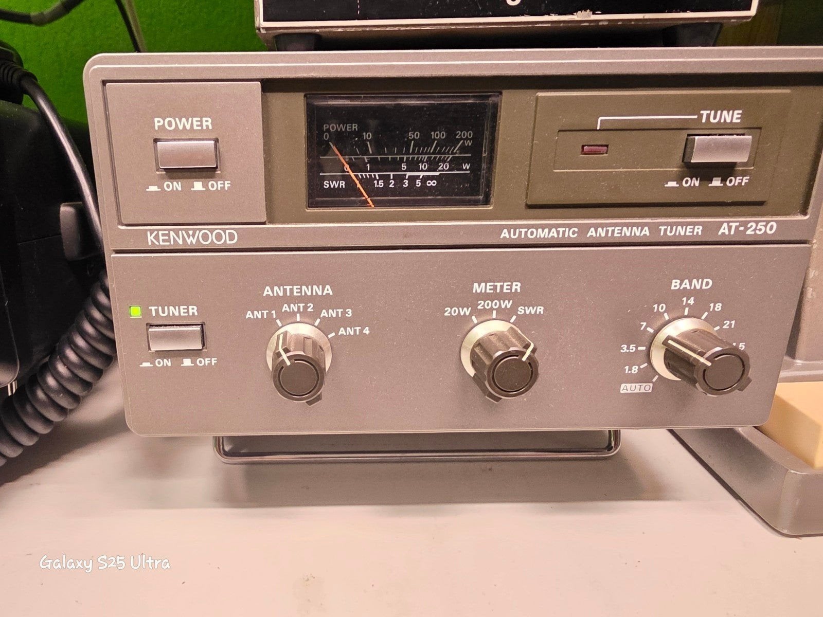 Kenwood AT-250 Automatische Antenne Tuner - ZGAN, Telecommunicatie, Ophalen of Verzenden, Zo goed als nieuw
