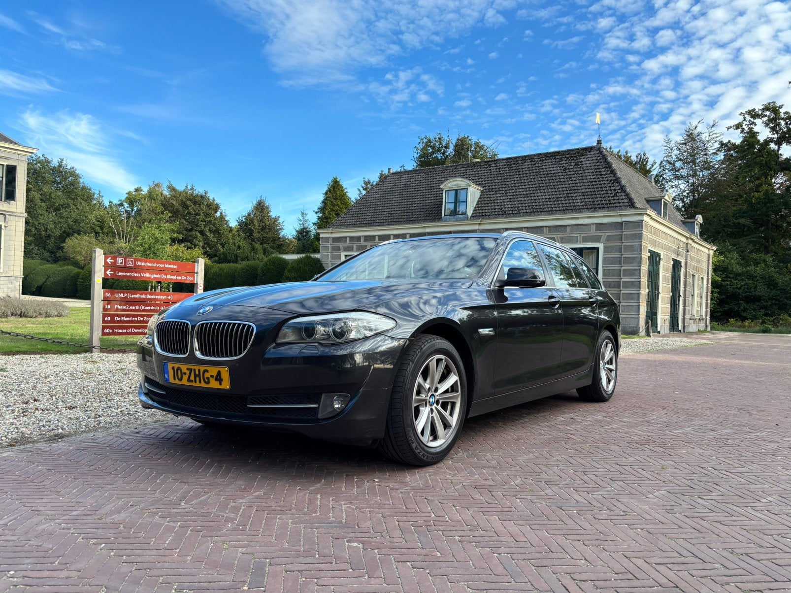 BMW 5-Serie 520I 135KW Touring Aut8 2012 Grijs, Auto's, Zwart, 2000 kg, Stationwagon, Particulier