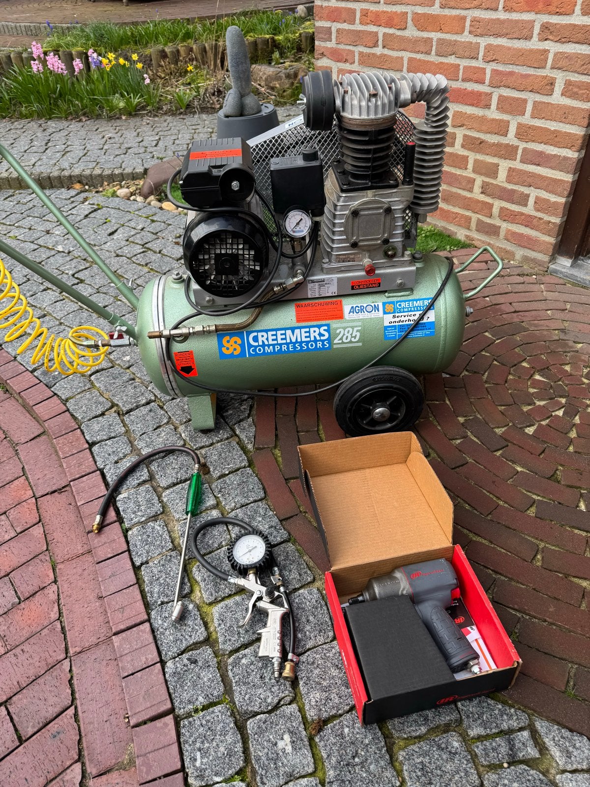 Creemers Compressor 285/40L met slagmoersleutel, Gebruikt, 6 tot 10 bar, Ophalen of Verzenden, 25 tot 100 liter