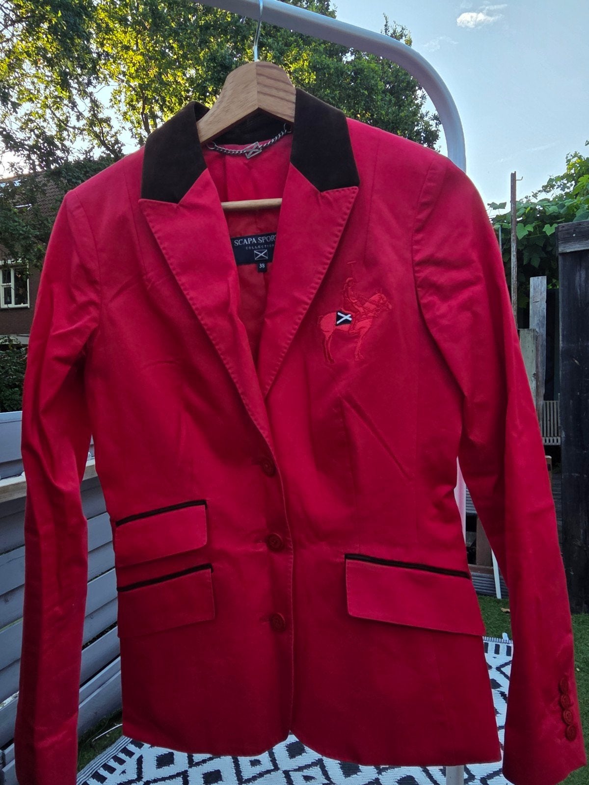 Scapa Sports Collection Rood Jasje Maat 38, Kleding | Dames, Jasjes, Kostuums en Pakken, Zo goed als nieuw, Jasje, Maat 38/40 (M)