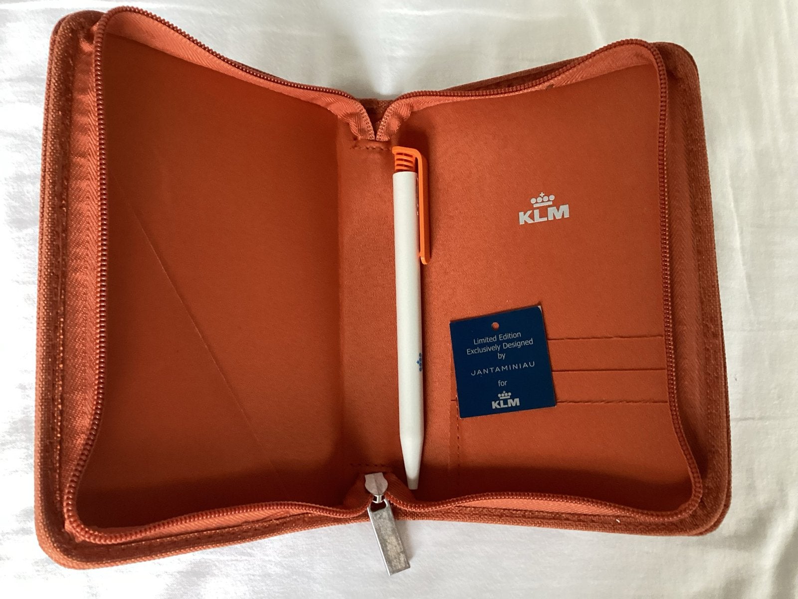 KLM etui design van Jan Taminiau met leuke KLM pen, Verzamelen, Ophalen of Verzenden, Overige typen
