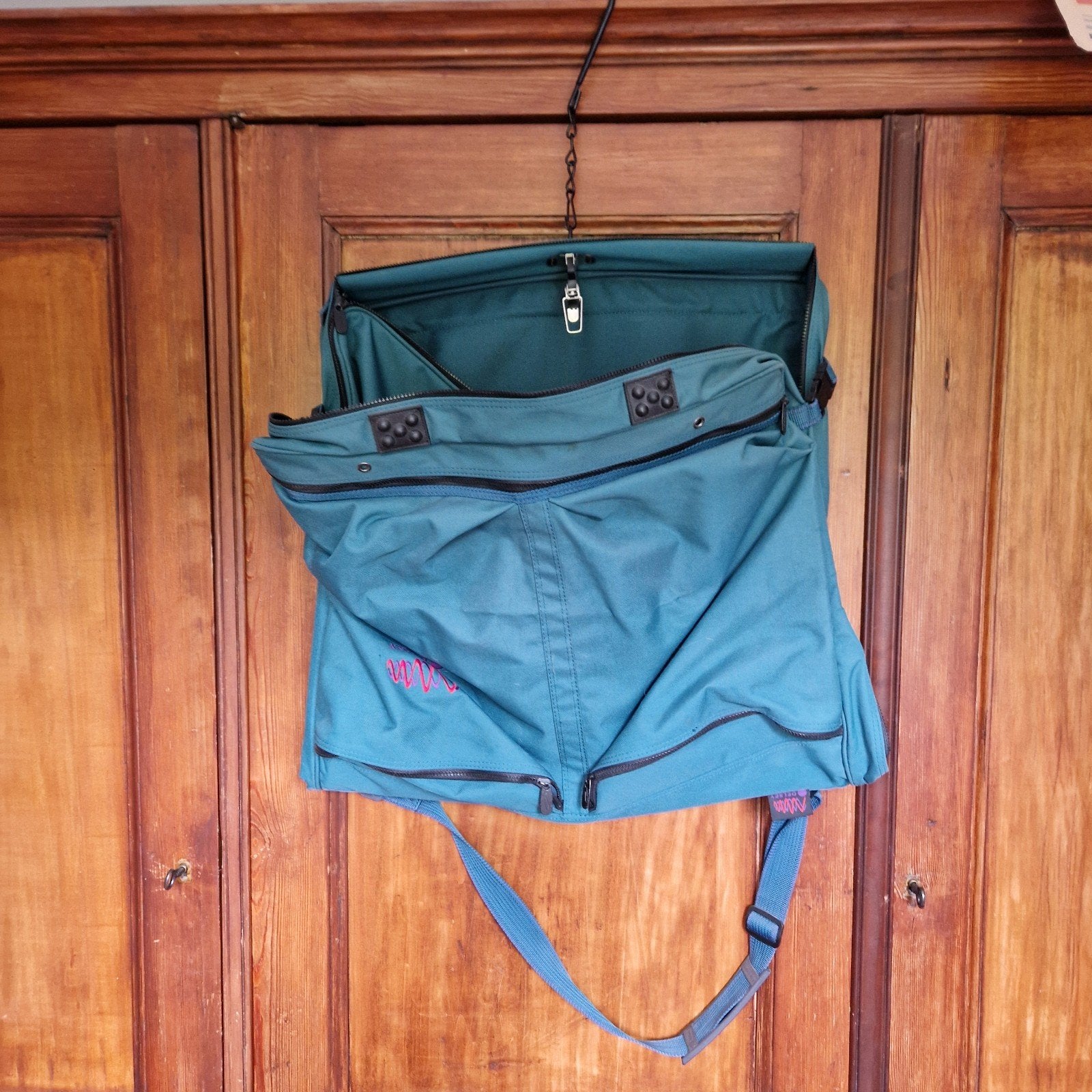 Delsey kledingtas / reistas - Groen, 30 cm of meer, Ophalen of Verzenden, Zo goed als nieuw, 60 tot 80 cm