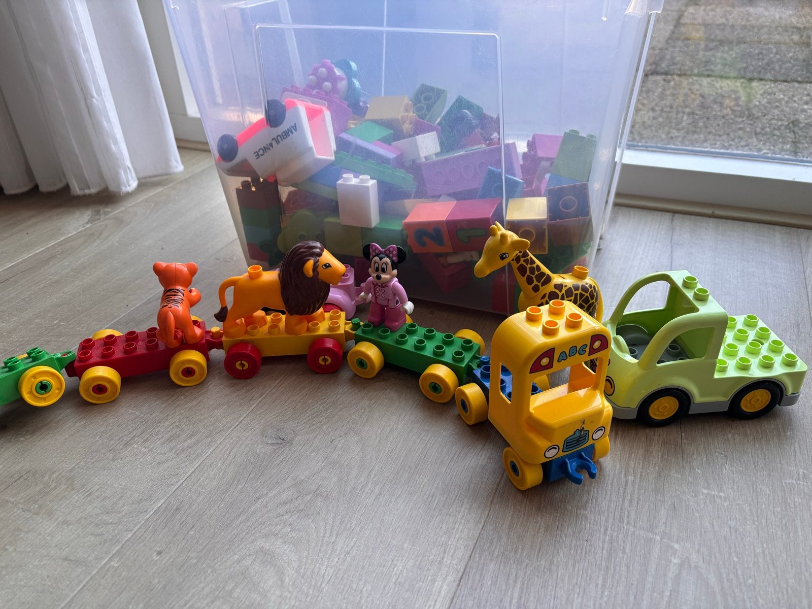 Grote bak met diverse DUPLO, Ophalen, Gebruikt, Overige merken