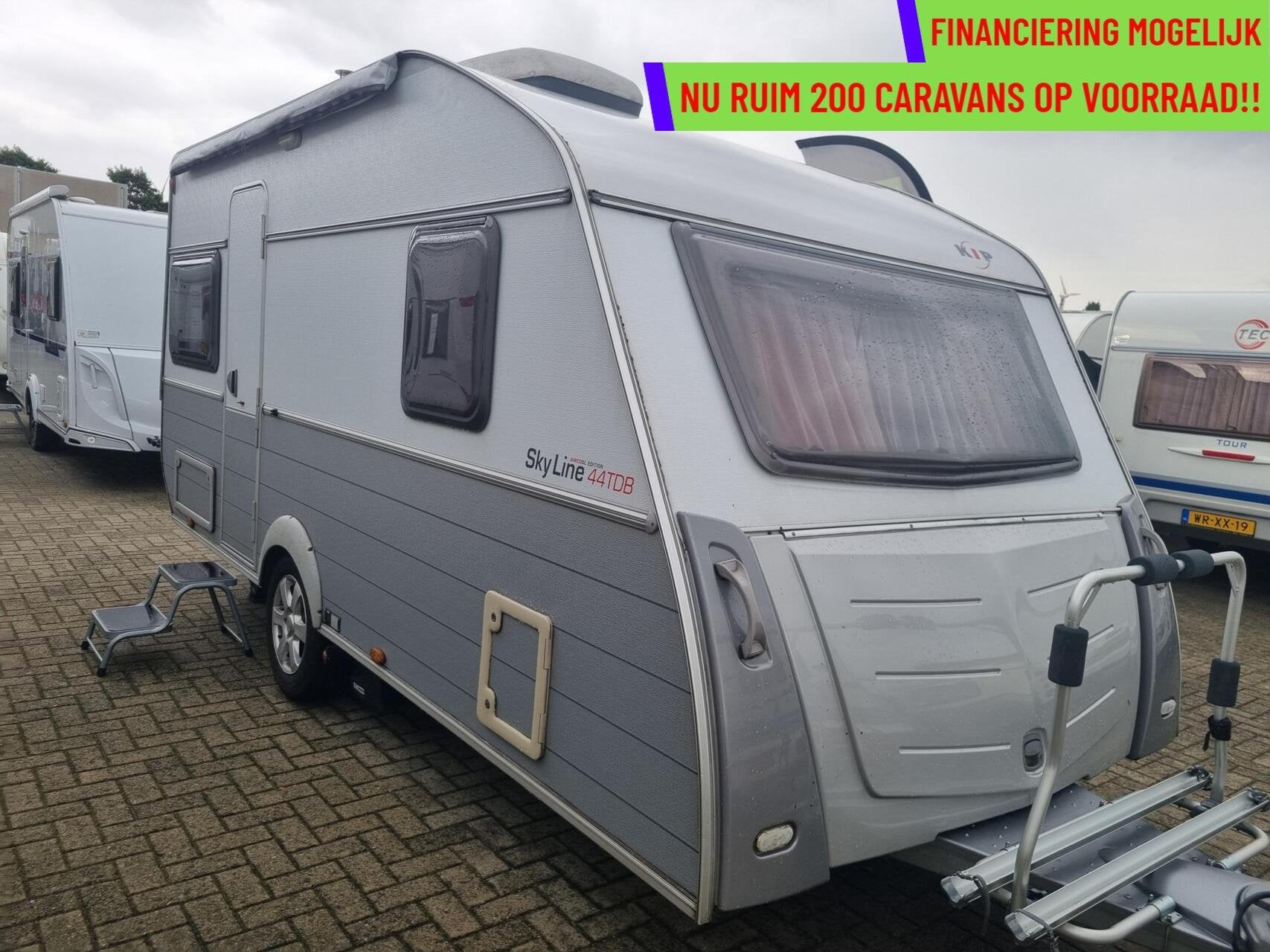 Kip SKYLINE 44 tdb MOVER + VOORTENT + VLOERVERWARMING +AIRCO, Caravans en Kamperen, Caravans, Kip, Hordeur, Bedrijf, 6 tot 7 meter