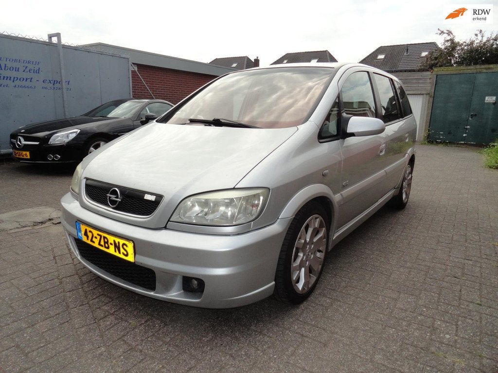 Opel Zafira 2.0-16V OPC LEER CLIMA, Voorwielaandrijving, 1998 cc, Zwart, 7 stoelen