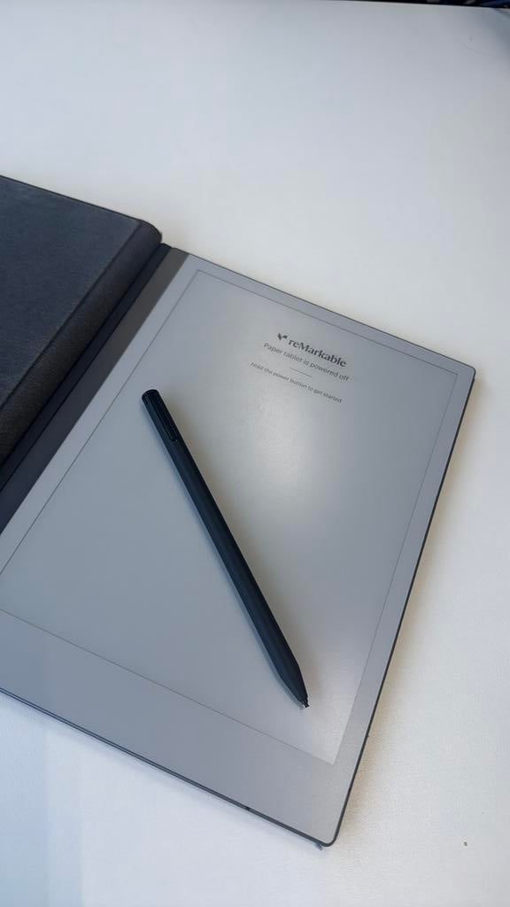 reMarkable 2 met Marker Plus en Book Folio, Ophalen of Verzenden, Zo goed als nieuw, 10 inch, Bescherming voor- en achterkant