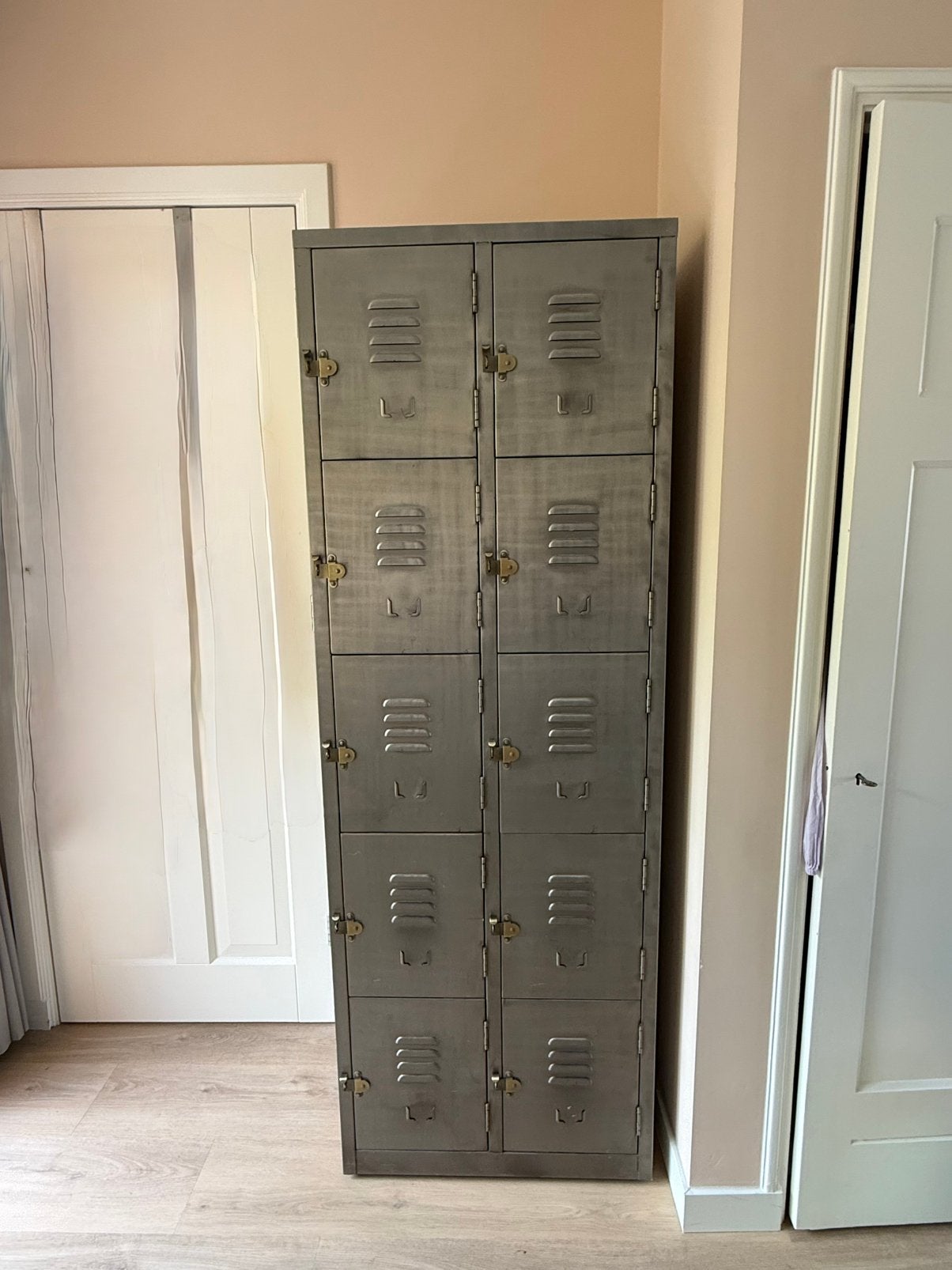 Lockerkast, Ophalen, Zo goed als nieuw