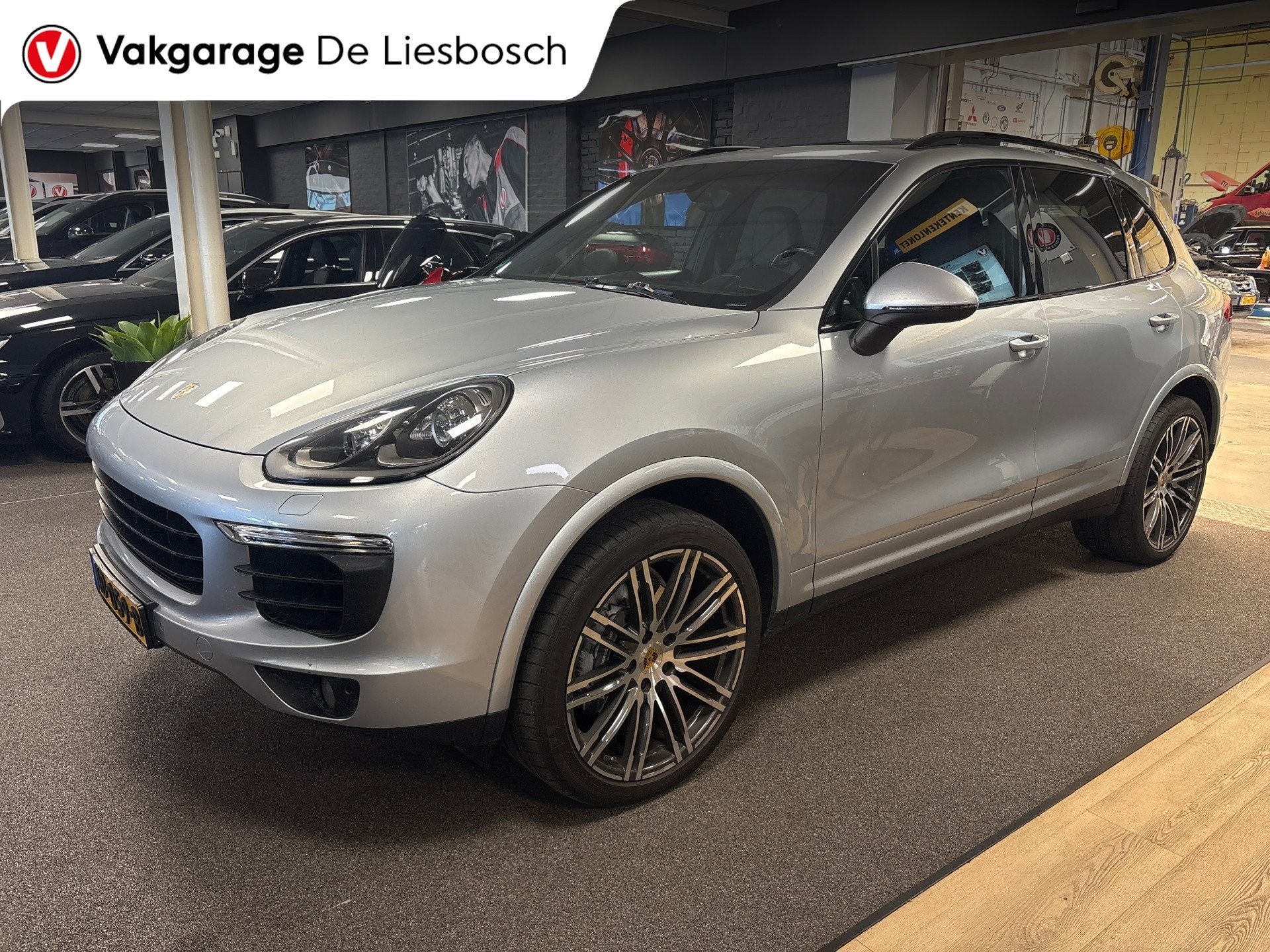 Porsche Cayenne 3.0 D Platinum Edition/pano/sport chrono/spo, Auto's, Automaat, 15 km/l, Xenon verlichting, 255 €/maand