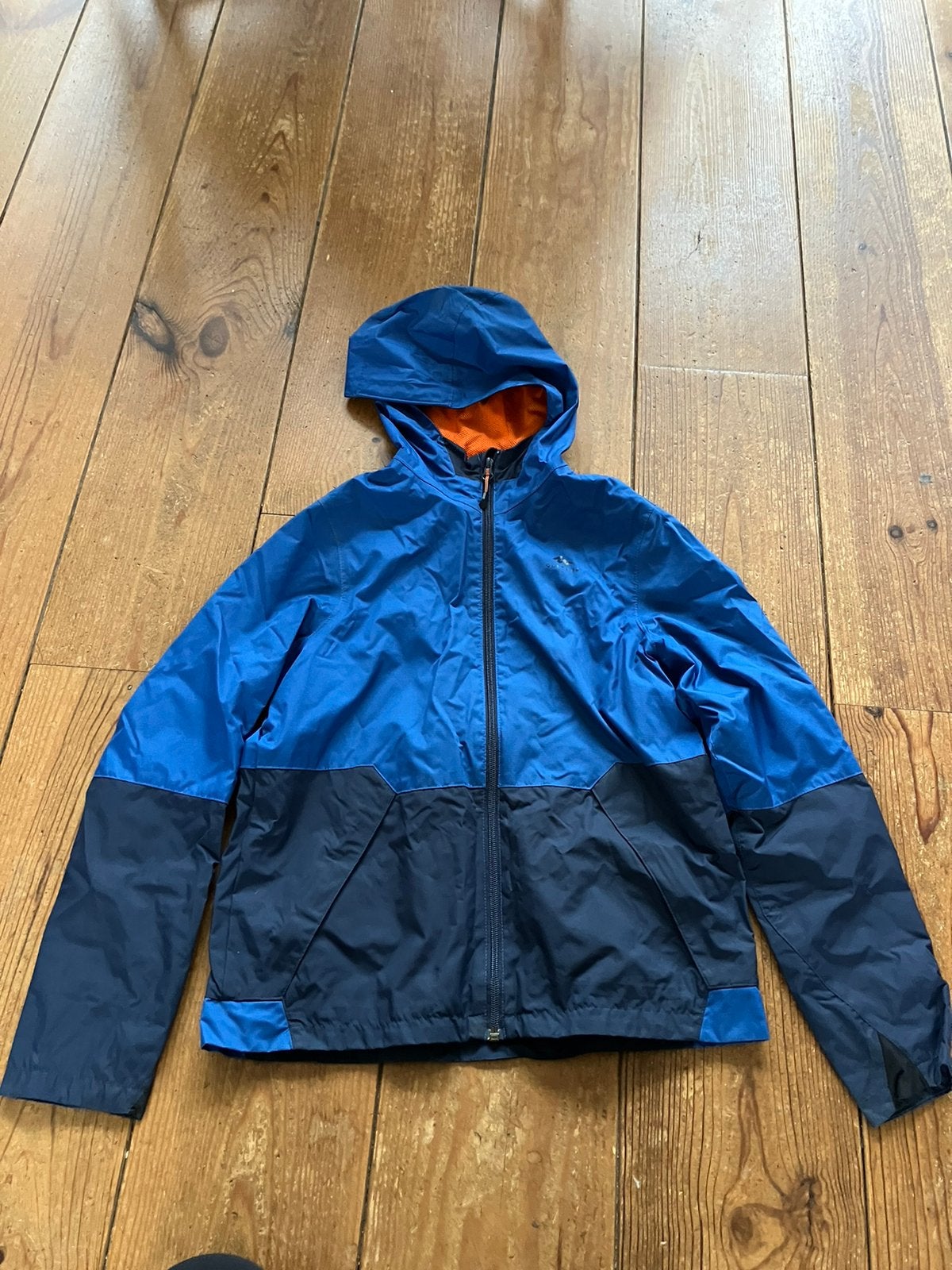Quechuo regenjas mt 151-160cm 12-13jaar, Ophalen of Verzenden, Gebruikt, Regenjas, Kinderen