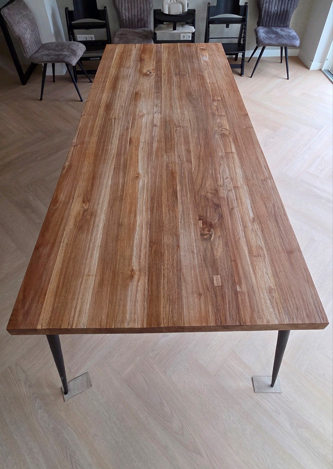 Robuuste teak houten eettafel met metalen poten, Huis en Inrichting, Ophalen, Gebruikt, Teakhout, Modern, Industrieel
